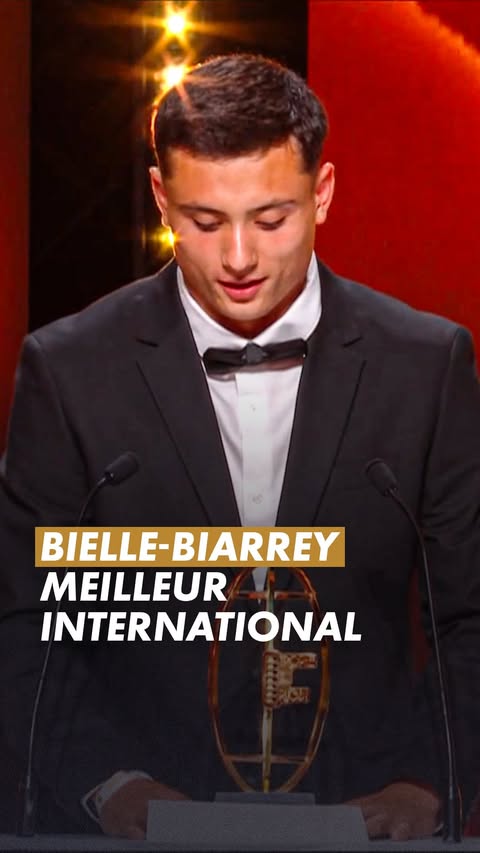 LBB élu meilleur joueur international français de la saison, lui qui a battu le record d’essais au VI Nations 💫 #top14 #rugby #nuitdurugby
