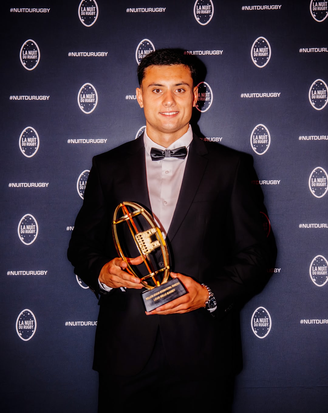 Félicitations à @louis_bielle pour son deuxième trophée consécutif de meilleur joueur international français, reçu lors de la 22e édition de la Nuit du Rugby ! 👏 Un grand bravo également à tous nos joueurs nommés pou…