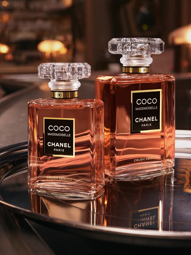CRUSH ABSOLU: the new COCO MADEMOISELLE fragrance COCO MADEMOISELLE CRUSH ABSOLU embodies the power of attraction at its most potent. A fragrance that is like love at first sight, leaving in its wake a magnetic trail …