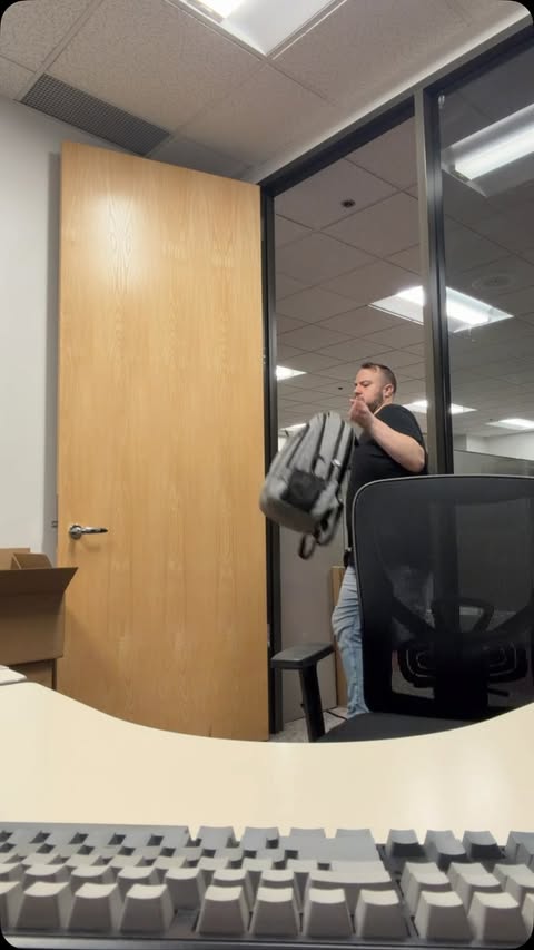 The office is moving tomorrow so It’s not my problem anyway if I did see it … but I didn’t !