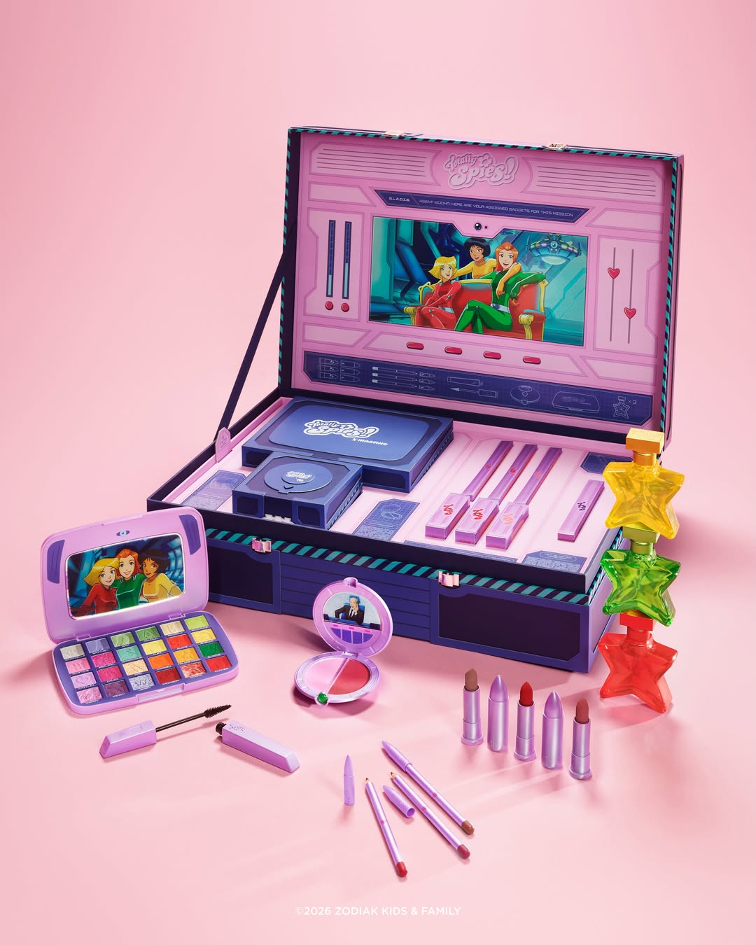 🇫🇷C’est ta DERNIÈRE chance de te procurer l’Ultimate Spy Kit Collection, le centre de commandement ultime pour ranger, protéger et transporter tous tes gadgets 💘 Retrouve la mythique Palette Ordinateur, le Compoudr…