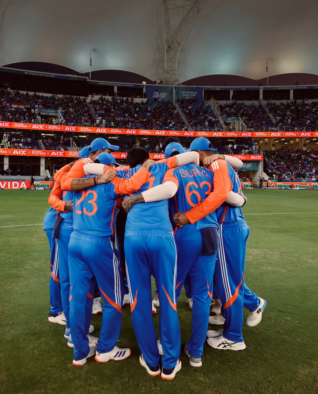 A year ago, we walked onto the field with one dream - to bring the Asia Cup home 🇮🇳🏆 What followed was more than just a win. The belief in the dressing room, the trust in each other, the countless hours of hard wor…
