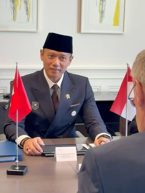 Ein frohes Wiedersehen! 🇮🇩🇨🇭 Heute habe ich Agus Harimurti Yudhoyono, Coordinating Minister of Infrastructure and Regional Development of Indonesia, empfangen. Bereits während meiner Wirtschaftsmission nach Indone…