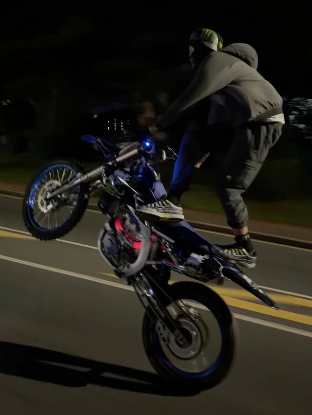 Night shift looking different 🤌 #MonsterEnergy #BikeLife