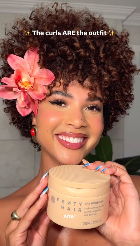 The curls are the outfit 👚👢 #Fentypartner @doralysbritto's 3-step curl routine for soft, defined curls with a bouncy finish🌸 ➰Detangle with The Water Boi Reparative Leave-In ➿ Define with the The Homecurl curl crea…