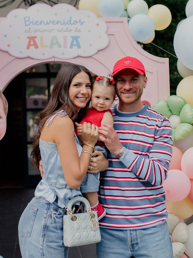 Primer añito de la nena que llegó para enseñarnos que el amor de padres es totalmente diferente a todo, gracias por tanta alegría y cariño, te amamos Alaia ❤️