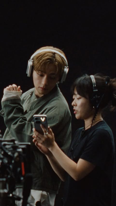 Introducing Headphone (1) Pro w/ Global Brand Ambassador V Our most ambitious audio project brings studio-grade tools to everyday listening. Headphone (1) Pro has a triple driver architecture for deeper bass, textured…