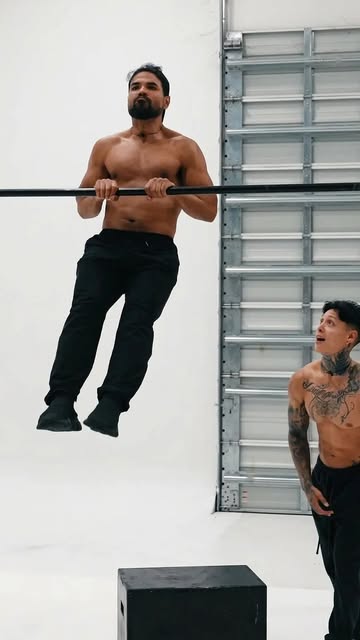How To Pull High As F*** (technique #1) - with @spence Watch how he took his pull-ups from just OK to HIGH AF with only 5 tips 💪🏽 Watch all 5 techniques in the full vid - link in bio!