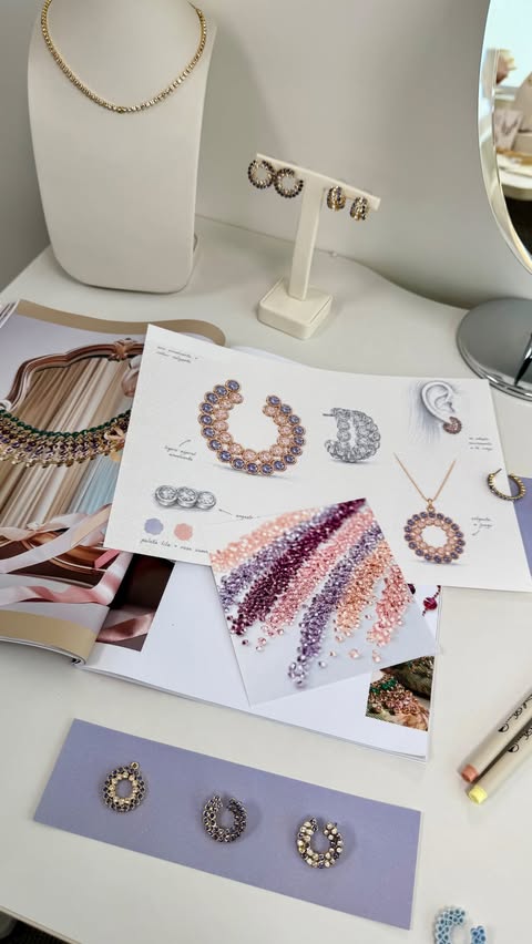 Todo empieza con un trazo. ✨ De los primeros bocetos al diseño 3D, cada detalle se piensa, se perfecciona y cobra vida hasta convertirse en una Joya Yanbal. Un proceso donde creatividad y diseño se unen para transform…