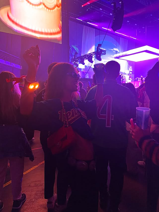 una noche que épica es una palabra que se le queda corta 🧑🏽‍🩰🤝🏽✨ gracias @rawayana - recordatorio de jamás saltarme un concierto suyo y gracias honis por todos los videitos que me han mandado y todo el amor ❤️🥹l…