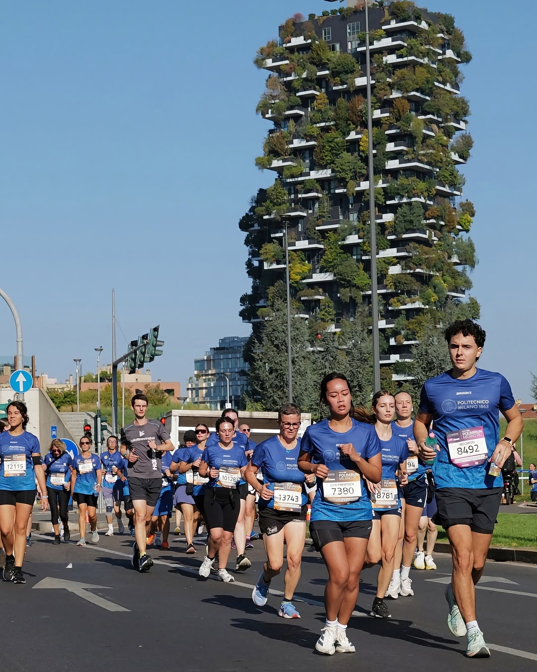 POLIMIRUN MILANO 26️ 10 km attraverso Milano, dal Campus Bovisa fino al traguardo al Campus Leonardo, per una giornata fatta di sport, energia e condivisione. Grazie a tutti i PolimiRunners, a chi ha corso, tifato, pa…