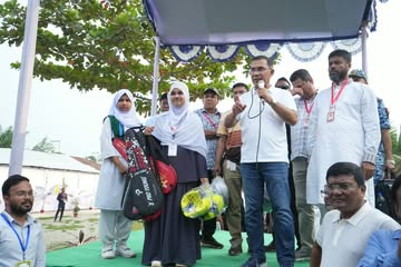 ফেনীর ফুলগাজীতে বেগম খালেদা জিয়া মহিলা কলেজ প্রাঙ্গণে বৃক্ষরোপণ ও কলেজের শিক্ষার্থীদের সঙ্গে মতবিনিময় অনুষ্ঠানে বক্তব্য। বৃহস্পতিবার, ০১ অক্টোবর ২০২৬ ফুলগাজী, ফেনী