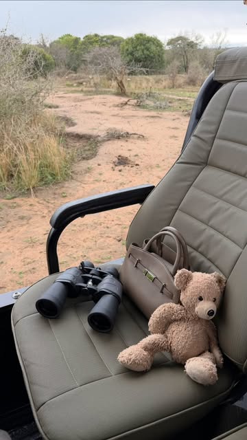 On a offert un appareil photo jetable à notre fils pour notre voyage en Afrique du Sud… et voilà le résultat 🇿🇦📸 We gave our son a disposable camera for our trip to South Africa… here are the results 🇿🇦📸 Collabo…
