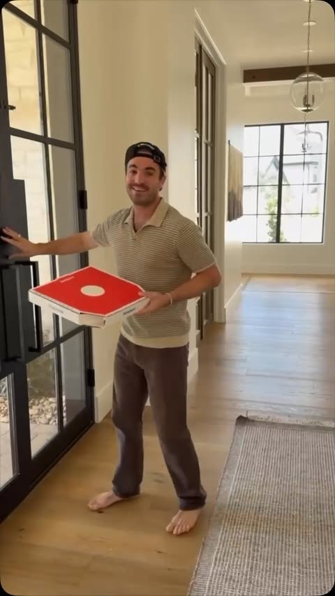 #ad The real magic? Everyone getting the exact toppings they want with their own Domino™🍕🙌 @dominos #dominos