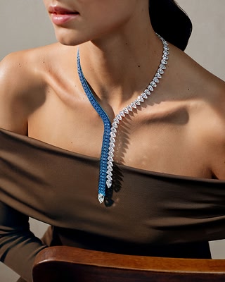 Introducing the Royal Oak Joaillerie collection. Inspired by the Royal Oak design codes, the Royal Oak Joaillerie Collection transforms a familiar signature into a world of its own. Rooted in the Royal Oak's pioneerin…