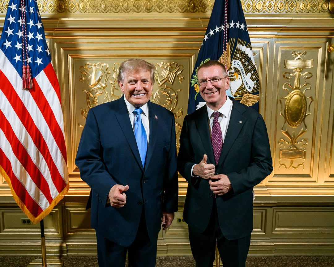 ANO Ģenerālās asamblejas augsta līmeņa nedēļas ietvaros īsa saruna un foto ar ASV prezidentu Donaldu Trampu. Jauki vārdi par Latviju un mūsu darbu aizsardzības stiprināšanā: “Mēs sargāsim pret sliktajiem puišiem” Foto…