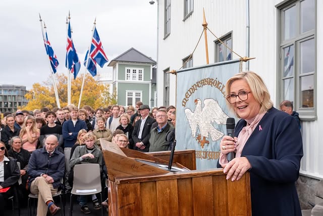 Það hefur verið mikið um að vera í framhaldsskólunum síðustu daga 💛 Forvarnardagurinn í Versló, 180 ára afmæli MR, 30 ára afmæli Borgó og 60 ára afmæli MH – fjórir ólíkir skólar, hver með sína sögu, menningu og karak…