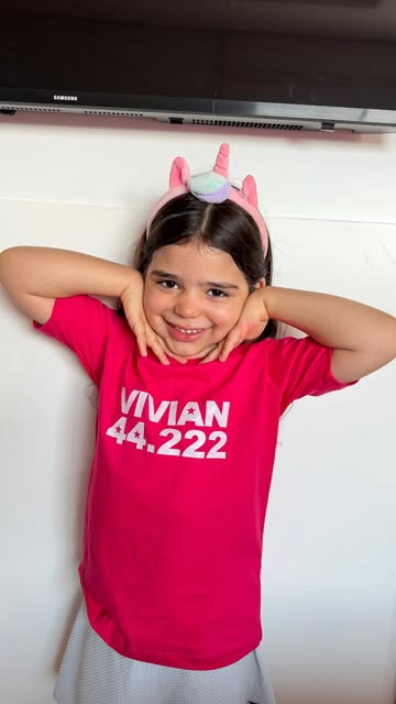 Malu passando pra avisar que FALTAM 2 DIAS!!! Minha vidinha linda é a maior apoiadora da mãe dela, canta, dança, pede pra ir pro bandeiraço, pede voto e afirma com toda inocência do mundo: você vai ganhar, mamãe 🥹 Aí…