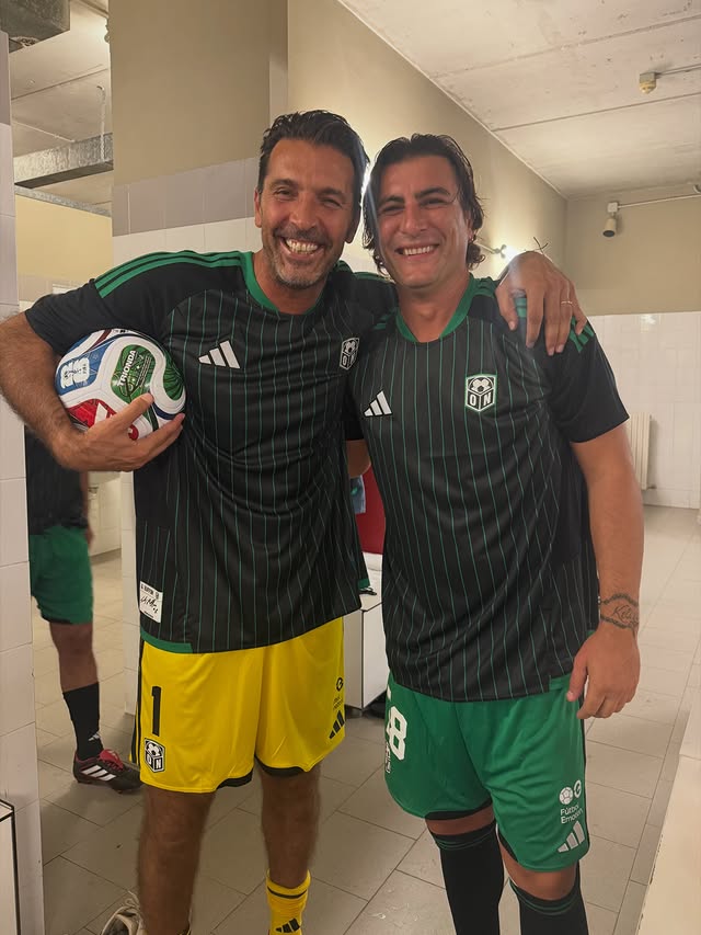 Under 18 1996 vs Over 48 2026 🤣🚀💚 @gianluigibuffon