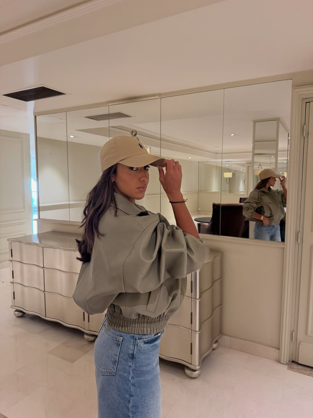 Day off with my @thefrankieshop jacket 🍃