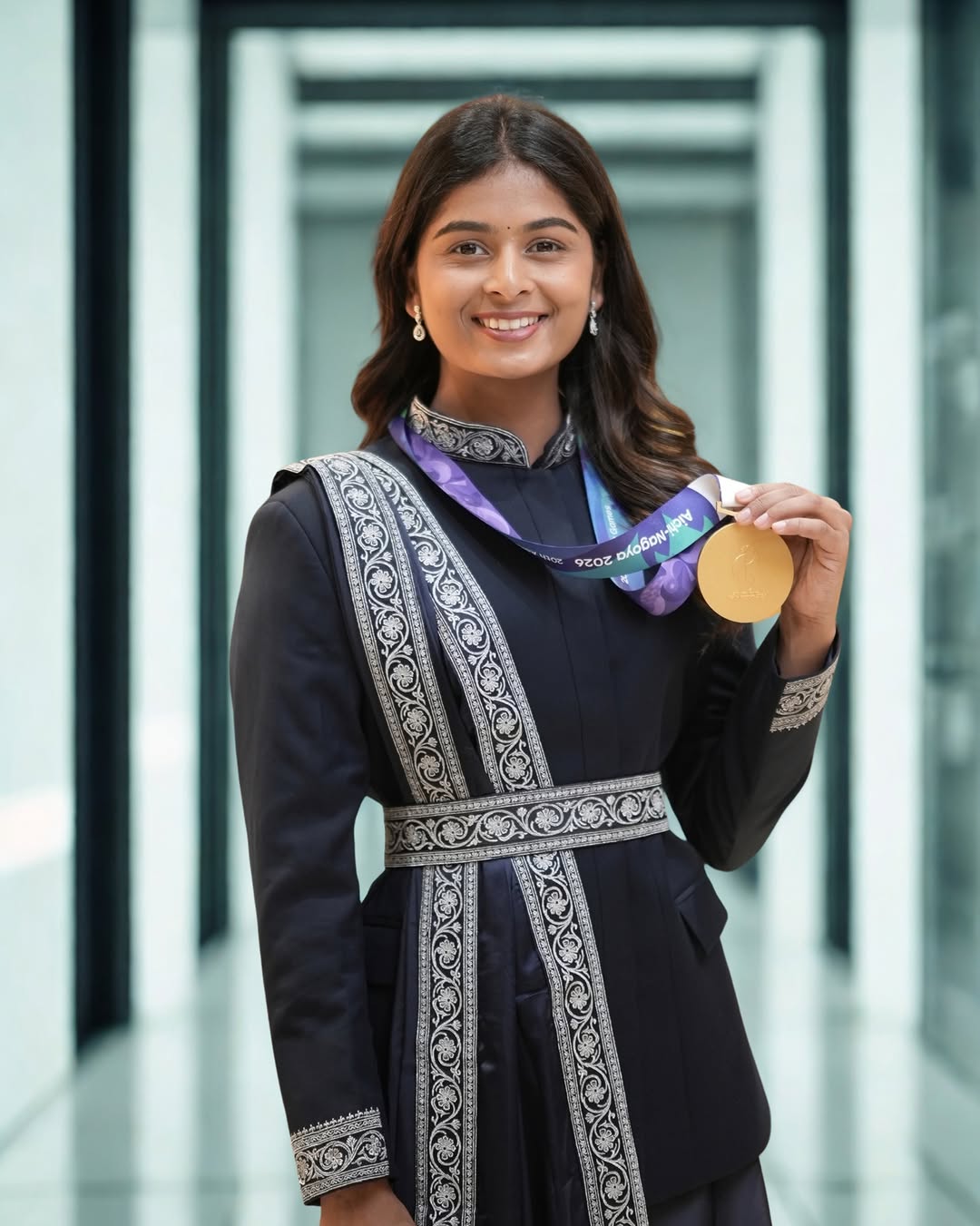 Okay fine, I just wanted to wear the saree too. 🥹🇮🇳🥇 #goldmedal #asiangames #india #happy