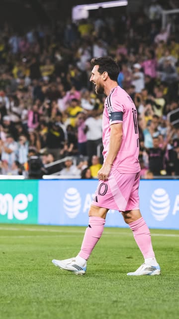 FREE KICK MAGIC FROM LEO. 🎯✨