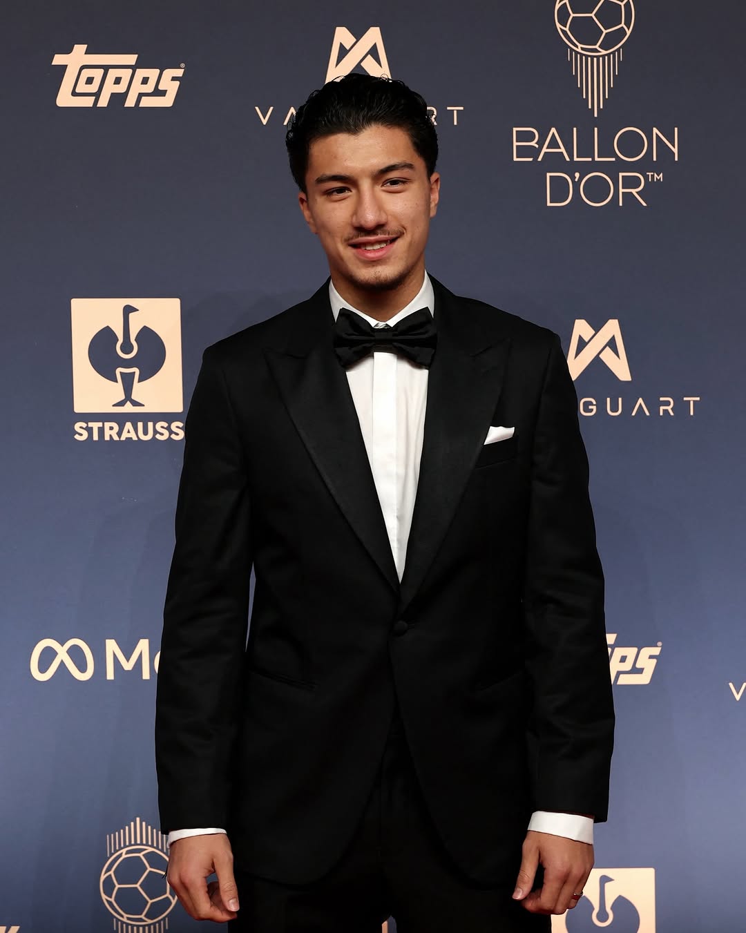 Looking sharp, @ibomaza! ✨ #BallondOr #Bayer04 #Werkself #Maza