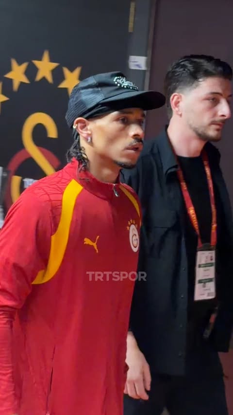 📌 Galatasaray, derbi sonrası stadyumdan ayrıldı. #TRTSporDijital 🤳🏻 @sekercisercan