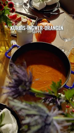 Anzeige | Cremige Kürbis-Orangen-Ingwer-Suppe 🎃🍊 Herrlich cremig, fruchtig-frisch durch die Orange und mit einer feinen Schärfe vom Ingwer! Alles wird ganz unkompliziert im Ofen geröstet und anschließend samtig püri…