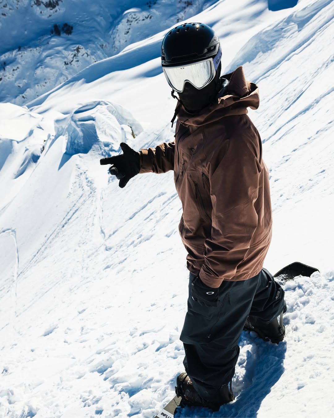 New @oakley collection just dropped! It’s my favorite collection so far… really hyped to be a part of it 🙏 Go check it out now!