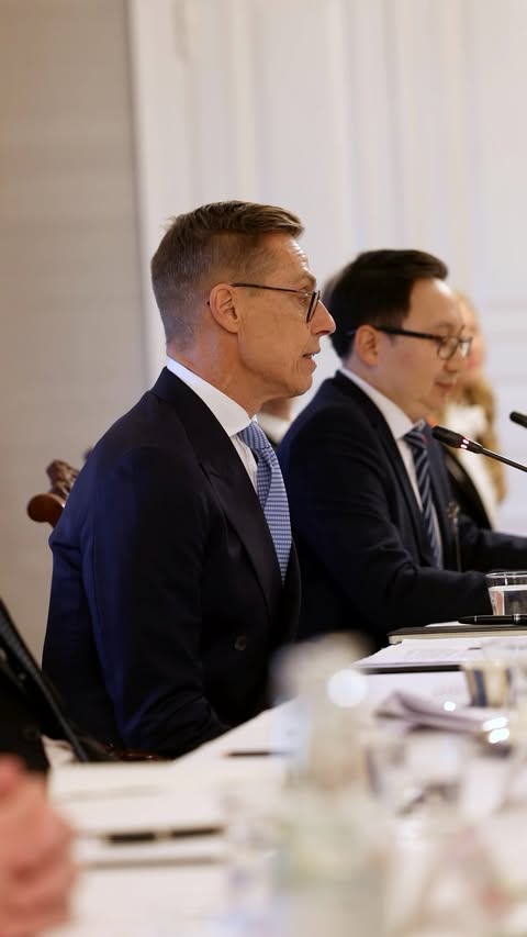 Kiitos erinomaisesta tapaamisesta ja keskustelusta, presidentti Ukhnaa Khurelsukh. — Tack för ett utmärkt möte och givande samtal, president Ukhnaa Khurelsukh.