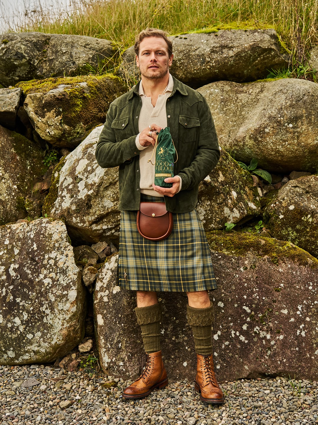 A little Scottish spirit, a limited-edition keepsake. 🥃🌿 The Sassenach x Outlander: Blood of my Blood Edition is available for a limited time only. A new episode streams this Friday, only on @starz #Sassenach #Blood…