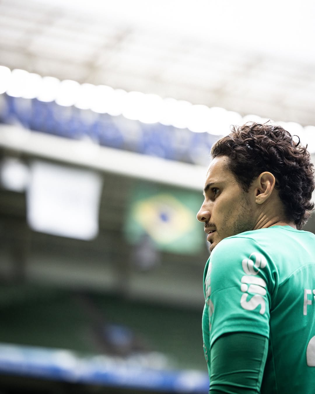 O Palmeiras informa que o meia Raphael Veiga, atualmente emprestado ao América-MEX, sofreu uma luxação no ombro esquerdo e será submetido a uma cirurgia nos próximos dias, em São Paulo (SP). Os clubes concordaram que,…