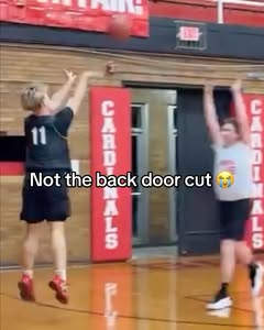 Real home court advantage 😂😂 (via offdutybrody)