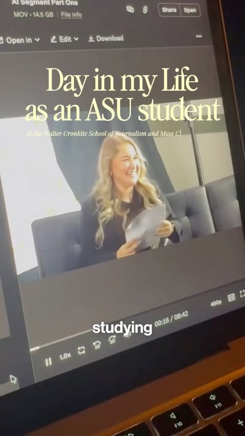 Take a look at a day in the life of a @cronkite_asu student: class, professional experience with PBS and working at @blazeradioasu. 🎙️ For @natalia_liszka, building skills and exploring a future in media are part of …