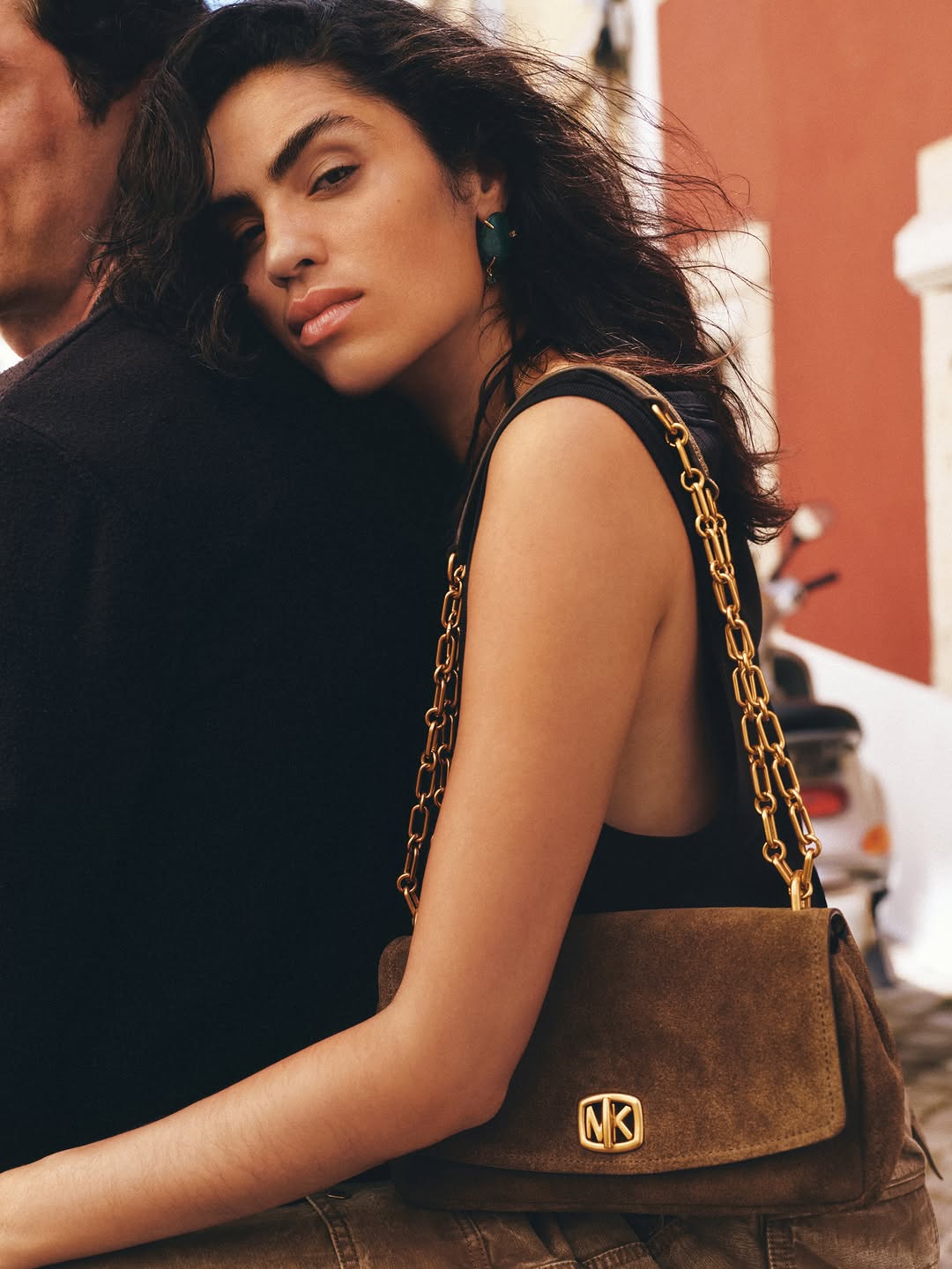 Fall’s favorite bags, styled by @VogueGermany. Talent @KialaKanzi Photographed by @Ben.Parks.Studio Videography @Hoogl Styling @MelinaFrangos Hair & Make-Up @AlexOriguella Concept + Creative Direction: Condé Nast Germany