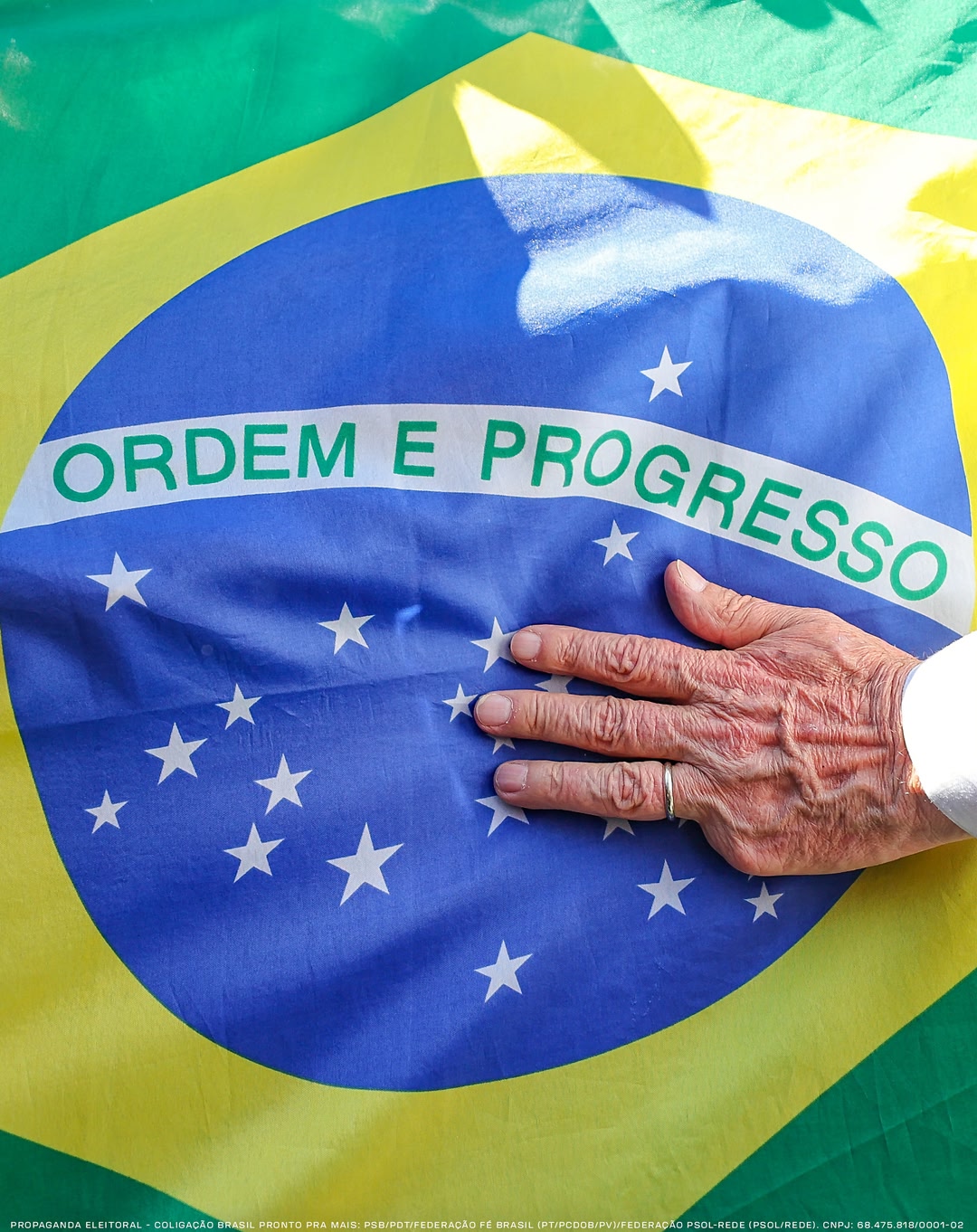 Trabalhadores e trabalhadoras do Brasil, uni-vos. Nós merecemos respeito. 📸: @ricardostuckert — Propaganda eleitoral - Coligação Brasil pronto pra mais: PSB/PDT/Federação Fé Brasil(PT/PCdoB/PV)/Federação PSOL-REDE (P…