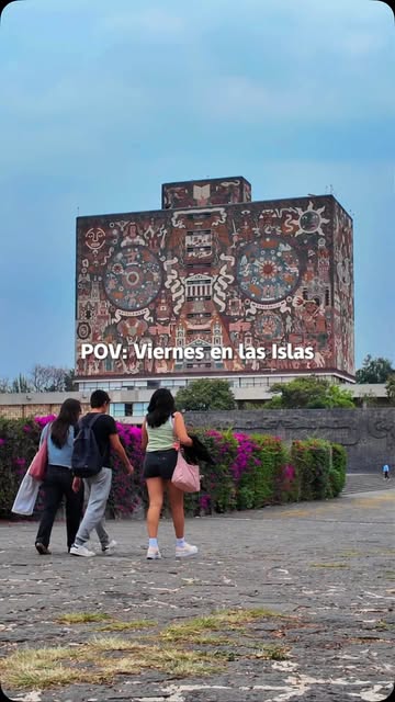 💙💛 Hay días que se disfrutan más cuando se viven en la UNAM. Un viernes de sol, risas y buenos momentos en las #IslasCU.
