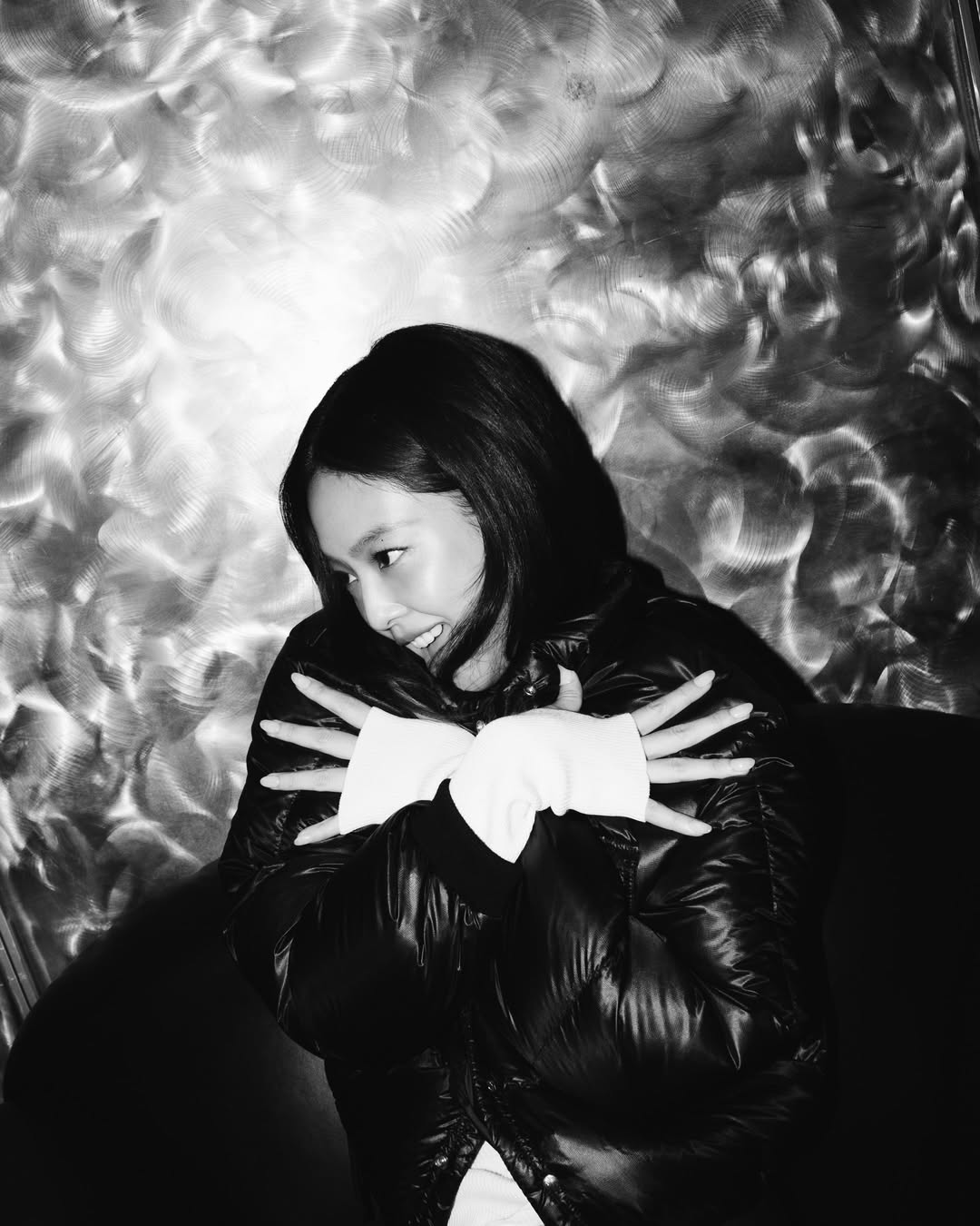 Be your own icon. JENNIE does it her way on the set of the Moncler Re/Icons campaign. Discover more on moncler.com #Moncler #PioneersinMoncler #MonclerReicons