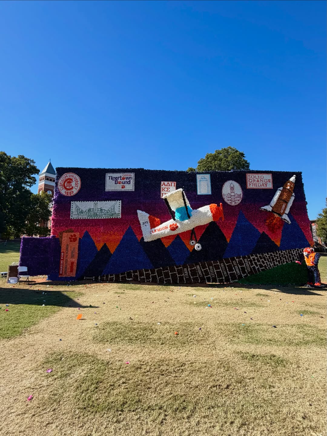 Get up, Tigers! Clemson is calling you home. 🧡