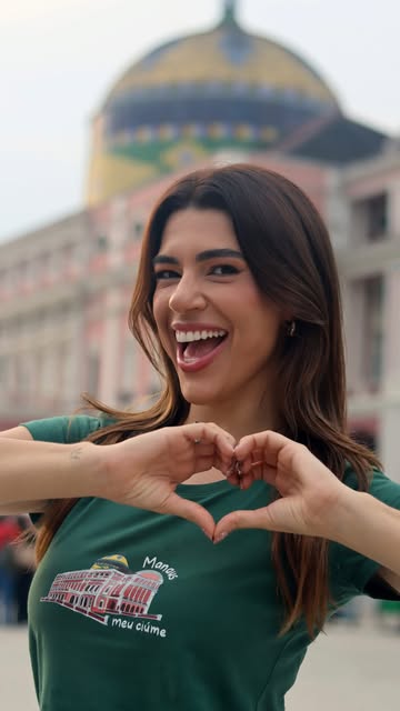 Hoje Manaus completa 357 anos e eu sei que temos passado por dias difíceis, mas isso não impede que eu repita: É bonita, é bonita e é bonita!!! O carinho, o orgulho e o amor que temos pela nossa terra é o que nos dá f…