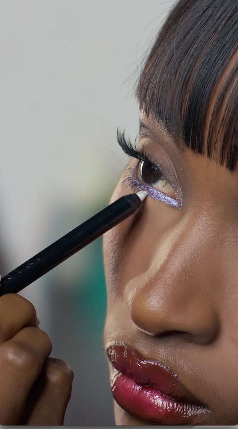 The shade that changes the whole look: Spectra .. Dramaline liner