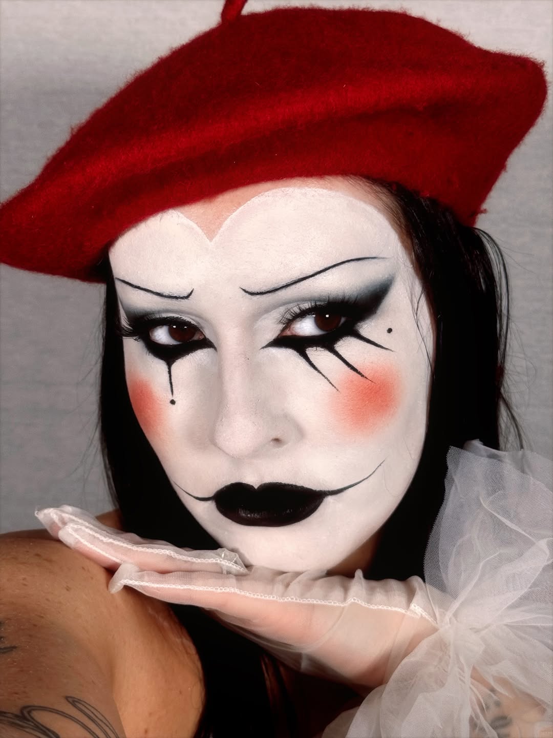no words just face 🎭 @serinasaur uses matte fluid eye paints in white noise + art of darkness to achieve this high-impact look. recreate the look just in time for spooky szn. only at aboutface.com + @ultabeauty.