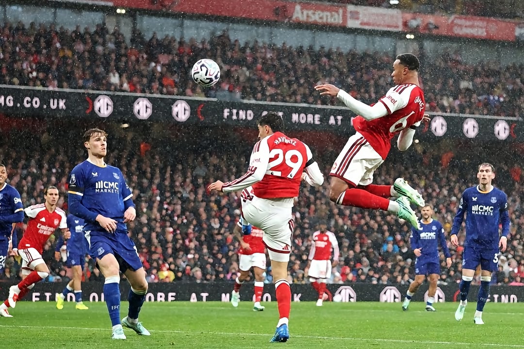 What a joy it is to experience moments like this! 200 PL games, a goal and a win. Thanks God 🙌🏾❤️