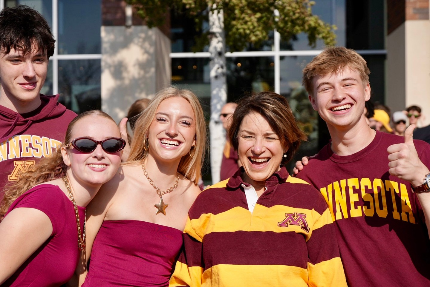Always fun to cheer on the Gophers! Fall Saturdays and Gopher football — doesn't get much better than that! #SkiUMah 🏈💛❤️