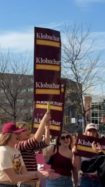Gophers WIN and brought the Floyd of Rosedale trophy home! So much fun to be at the game cheering them on! #SkiUMah