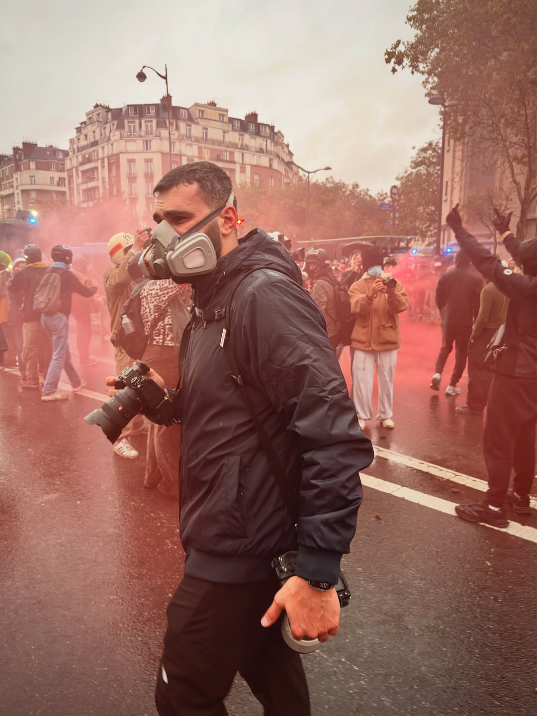 A single day in Paris 🇫🇷❤️ Fyi: I love Paris and I wish it always remains peaceful. When I was just 19 years old, living in Gaza, one of the people who believed in me and encouraged me to pursue photography was a Fr…