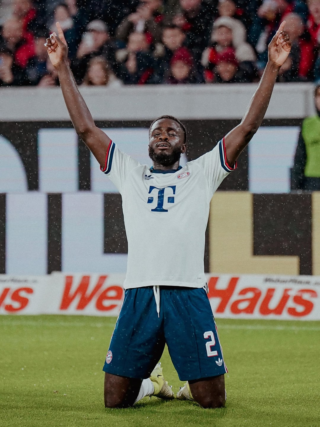 Ending the week on a perfect note☝🏾 Well done, lads! 🔴⚪️ #Allglorytogod💫