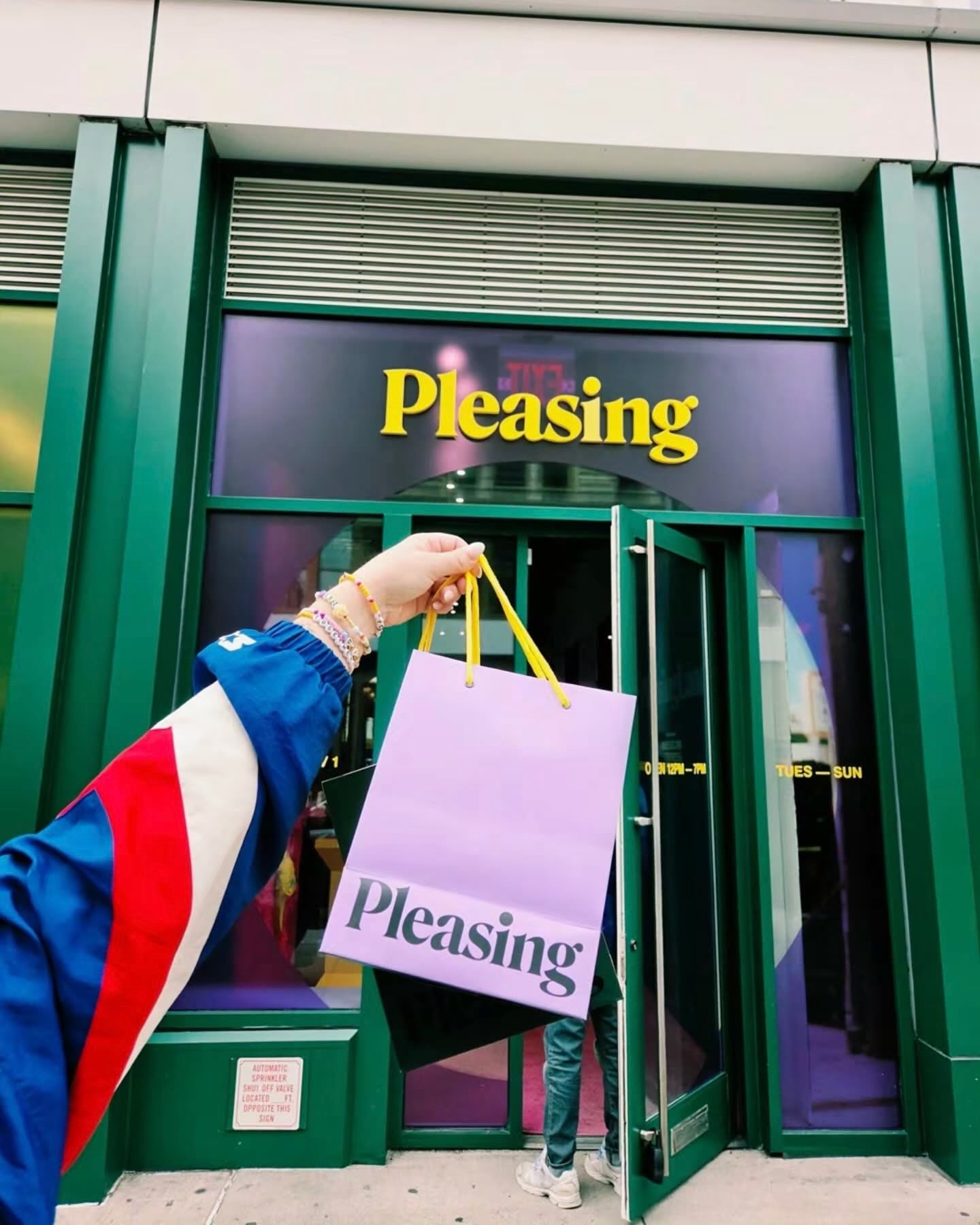 One more week! Let’s make it count, NYC 🐌🗽🍎 PleasingLand New York 433 Broadway, New York, NY 10013 NOW OPEN through Sunday November 1 12PM-7PM Tuesday-Sunday, closed Mondays 11AM-12PM American ExpressⓇ Card Member …