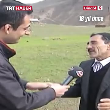 TRT ekibinin 2008 yılında çektiği görüntülerde koyunlara seslenişiyle tanınan Bingöllü çoban İlhan Orak, hayvancılığı bıraksa da köyünden kopmuyor. Gördüğü ilgiden memnuniyet duyan Orak’ın hafızalara kazınan seslenişi…